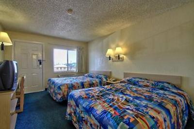 متل 6 فنیکس آیرپرت-24د استریت