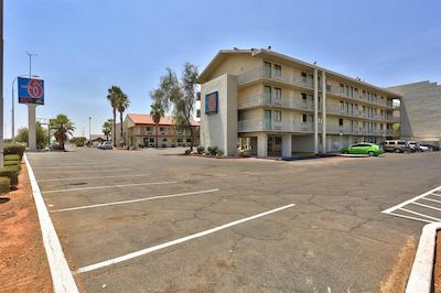 متل 6 فنیکس-نردرن اونو