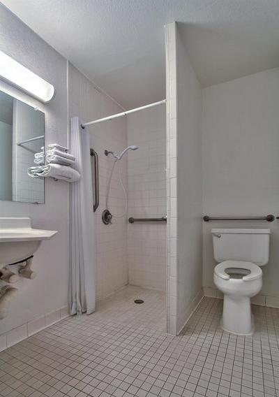 متل 6 فنیکس ایست