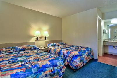 متل 6 فنیکس ایست