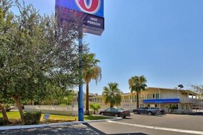 متل 6 فنیکس ایست