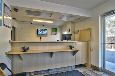 متل 6 فنیکس ایست