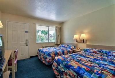 متل 6 فنیکس ایست