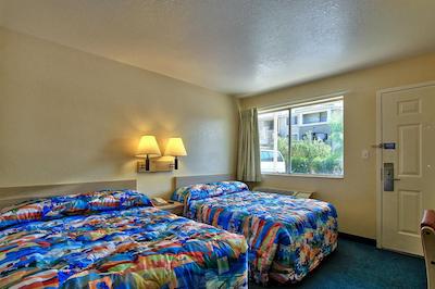 متل 6 فنیکس ایست