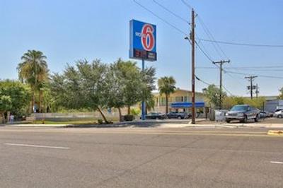 متل 6 فنیکس ایست