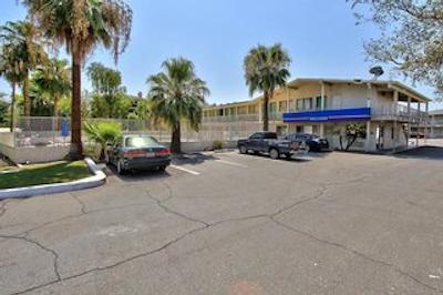 متل 6 فنیکس ایست