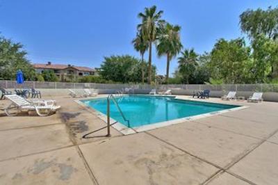 متل 6 فنیکس ایست