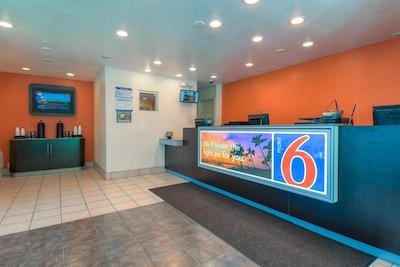 متل 6 سان دیگو-سیرکل-میسشن والی