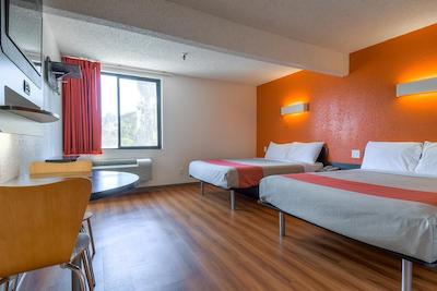 متل 6 سان دیگو-سیرکل-میسشن والی