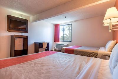 متل 6 سان دیگو-سیرکل-میسشن والی