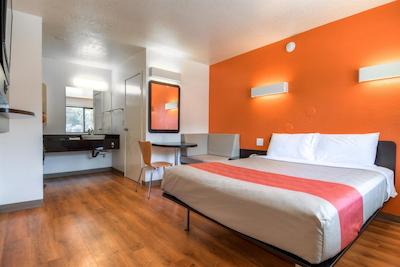 متل 6 سان دیگو-سیرکل-میسشن والی