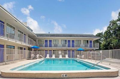 نایتز این-هارتز راد جاکسُنویل فل