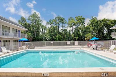 نایتز این-هارتز راد جاکسُنویل فل