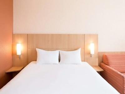 هتل ایبیز منتپلیر سنتر کمدی