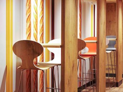 هتل ایبیز منتپلیر سنتر کمدی