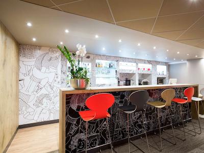 هتل ایبیز منتپلیر سنتر کمدی