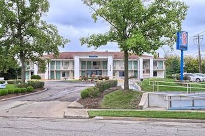 متل 6 لکسینگتون ایست