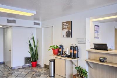 متل 6 لکسینگتون ایست