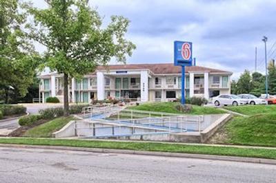 متل 6 لکسینگتون ایست