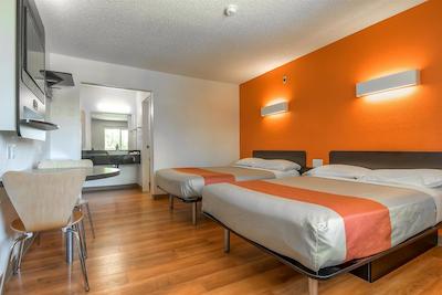 متل 6 سان دیگو نرد