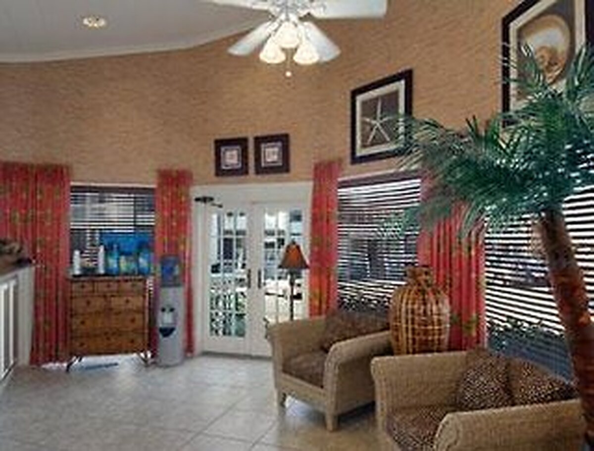 Howard Johnson by Wyndham Ocean City Oceanfront