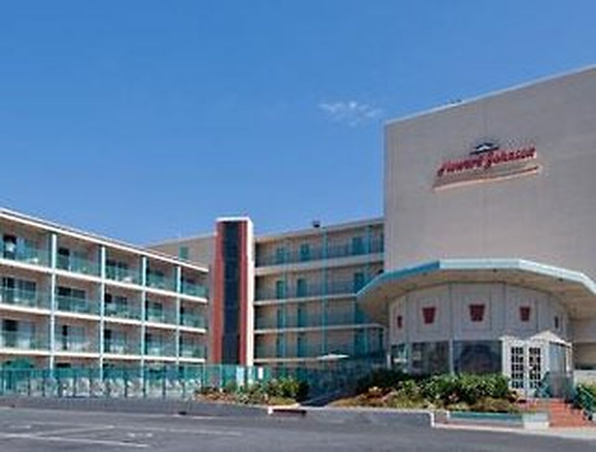 Howard Johnson by Wyndham Ocean City Oceanfront