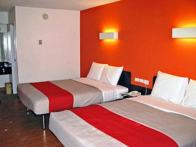 متل 6 کلومبوز وردینگتون