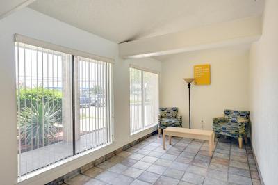 متل 6 هوستون ایست-بتون