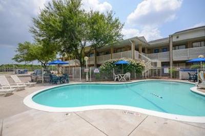 متل 6 هوستون ایست-بتون