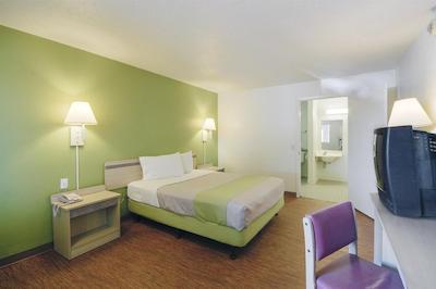 متل 6 هوستون ایست-بتون