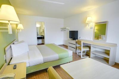 متل 6 هوستون ایست-بتون