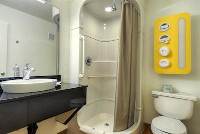 متل 6 وستمینستر اسود لنگ بیچ