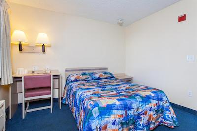 متل 6 استکتون-چارتر و وست