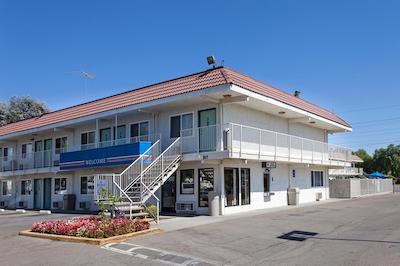 متل 6 استکتون-چارتر و وست