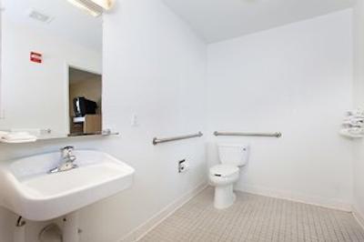 متل 6 استکتون-چارتر و وست