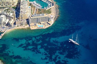 کاوالیری ارت هتل