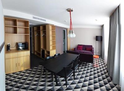 ازیموت هتل مورمانسک