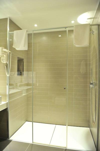 ورلدهتل اسالتانات