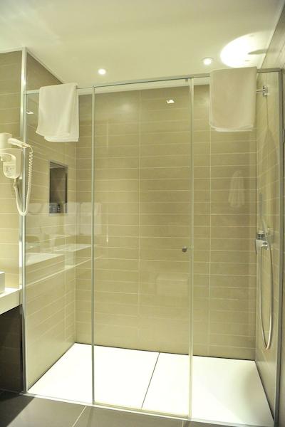 ورلدهتل اسالتانات