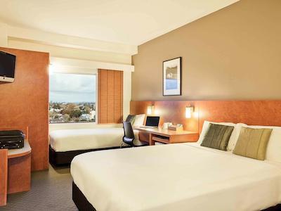 ایبیز هامیلتون تینوی هتل