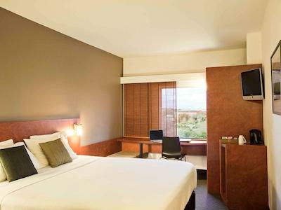 ایبیز هامیلتون تینوی هتل