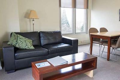 مانترا اُن ساندی ب راد