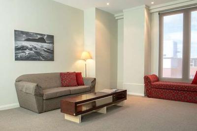 مانترا اُن ساندی ب راد