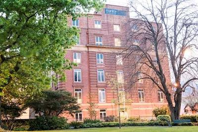 مانترا اُن ساندی ب راد