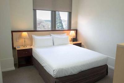 مانترا اُن ساندی ب راد