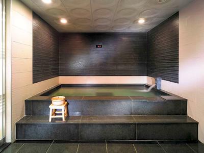 ایبیز امباسادر سوون هتل