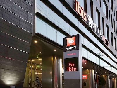 ایبیز امباسادر سوون هتل