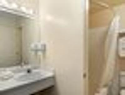 سوپر 8 والمونت