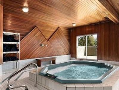 سوپر 8 والمونت