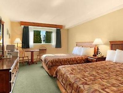 سوپر 8 والمونت